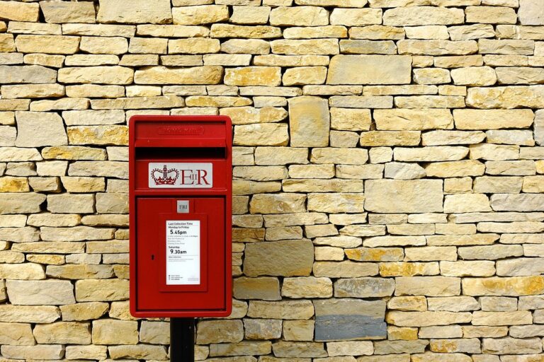 Read more about the article Employer should consider redeployment as an alternative to dismissal in long-term sickness cases